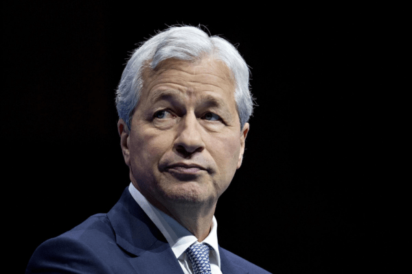 Dimon says JPMorgan headcount to stay flat after 8% annual jump